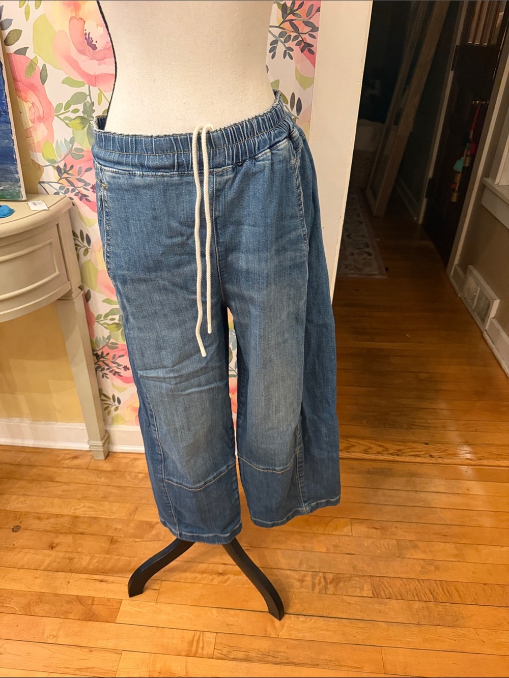 Pilcro Izzy relaxed pull on barrel jean - Picture 3 of 4
